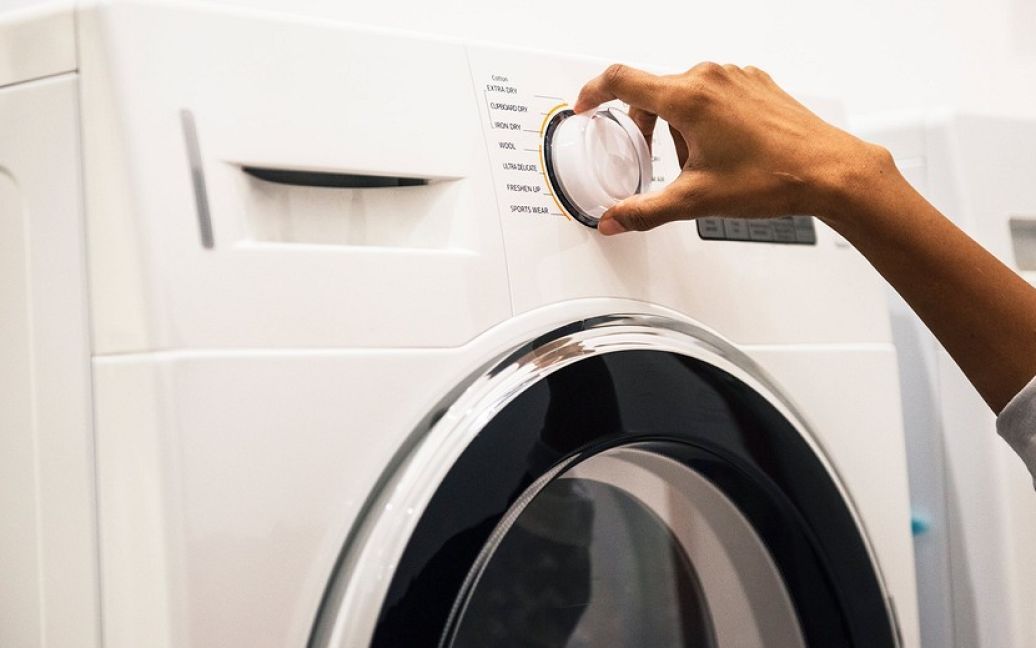 Як можна випрати речі в пральній машинці, коли не має подачі води