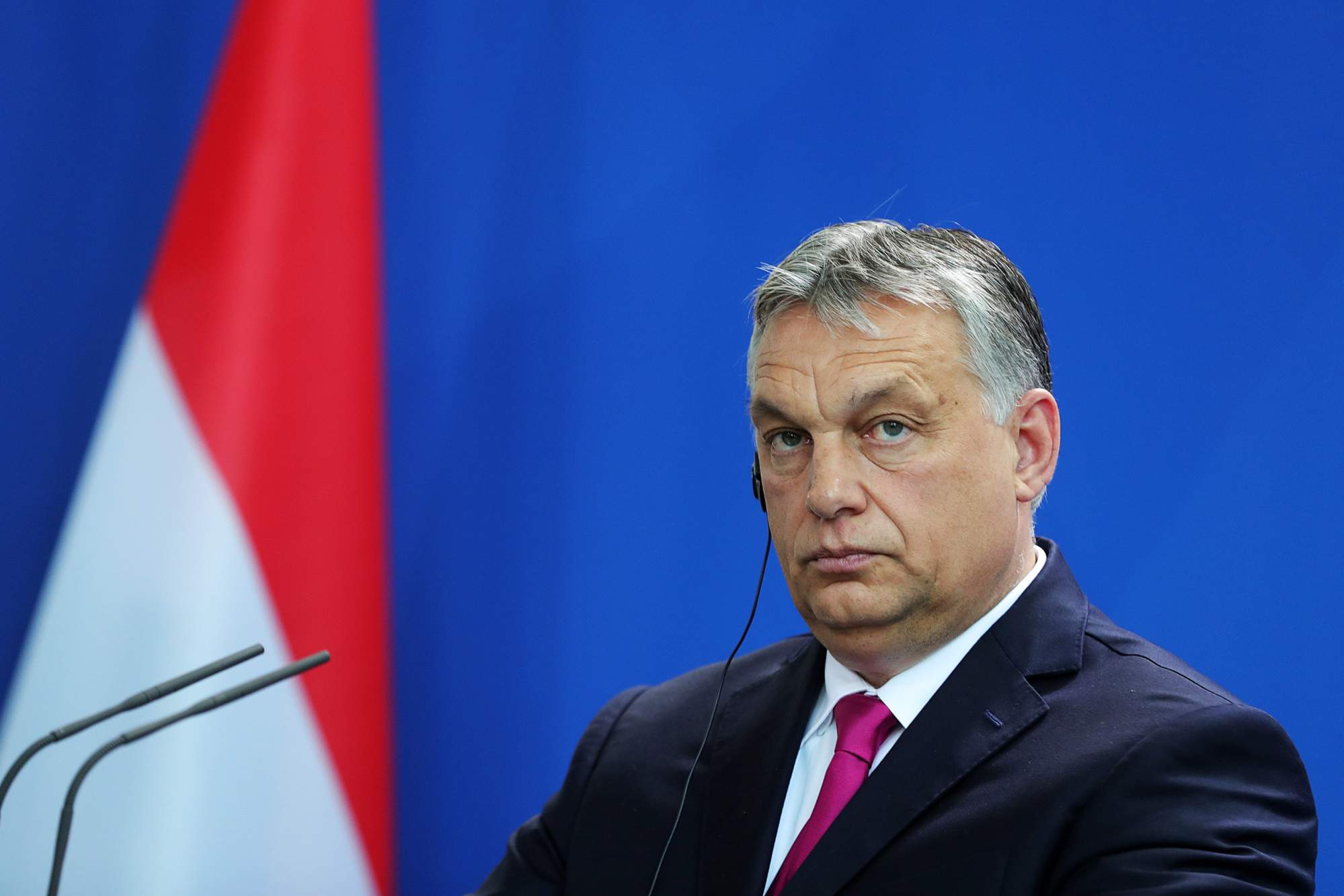 Орбан каже, що суверенна Україна необхідна через загрозу з боку Росії. Санкції піддаються критиці