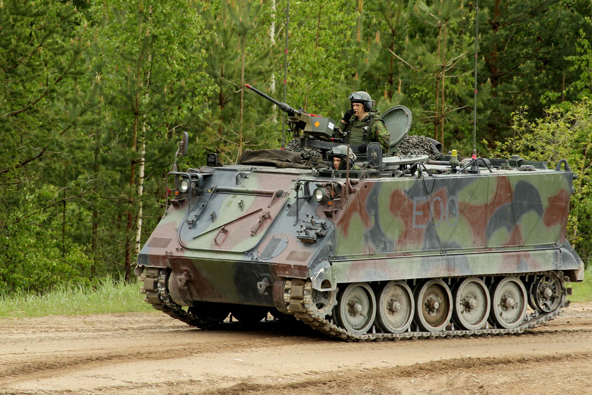 Литовські бронетранспортери M113 прибувають в Україну
