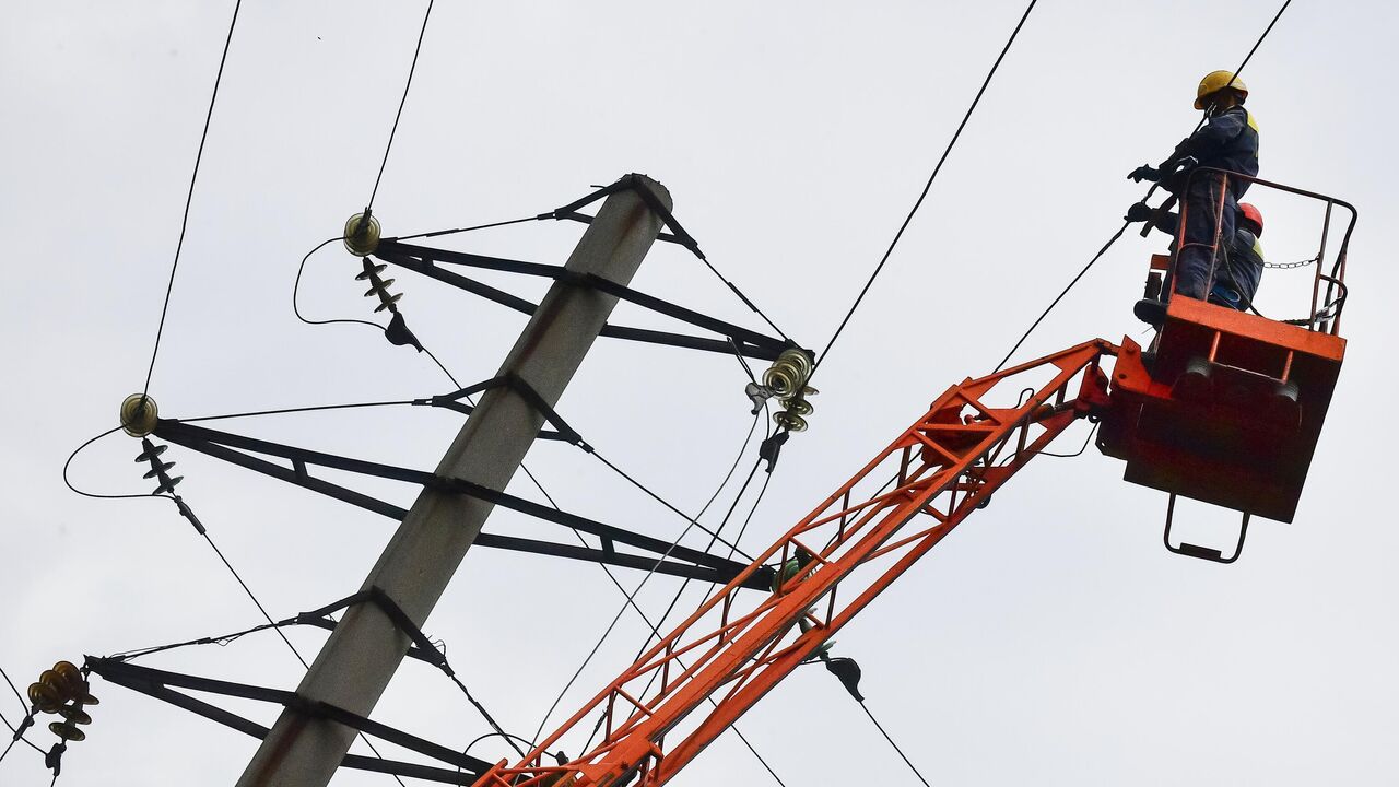 Труднощі з відновлення електромережі України