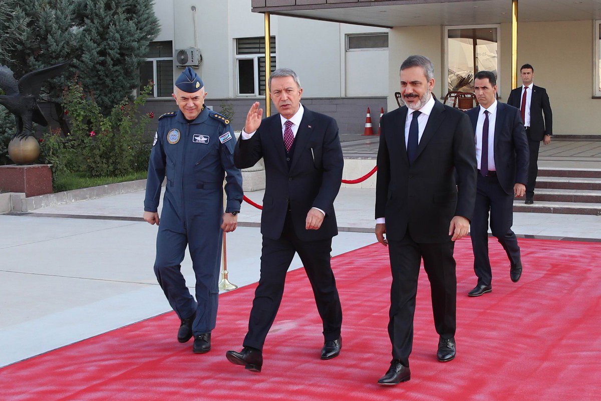 Міністр оборони і начальник розвідки Туреччини вирушають до Москви