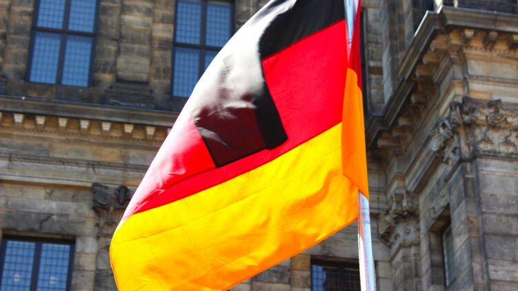 Німеччина відправляє в Україну понад 36 тисяч вовняних ковдр із запасів Бундесверу