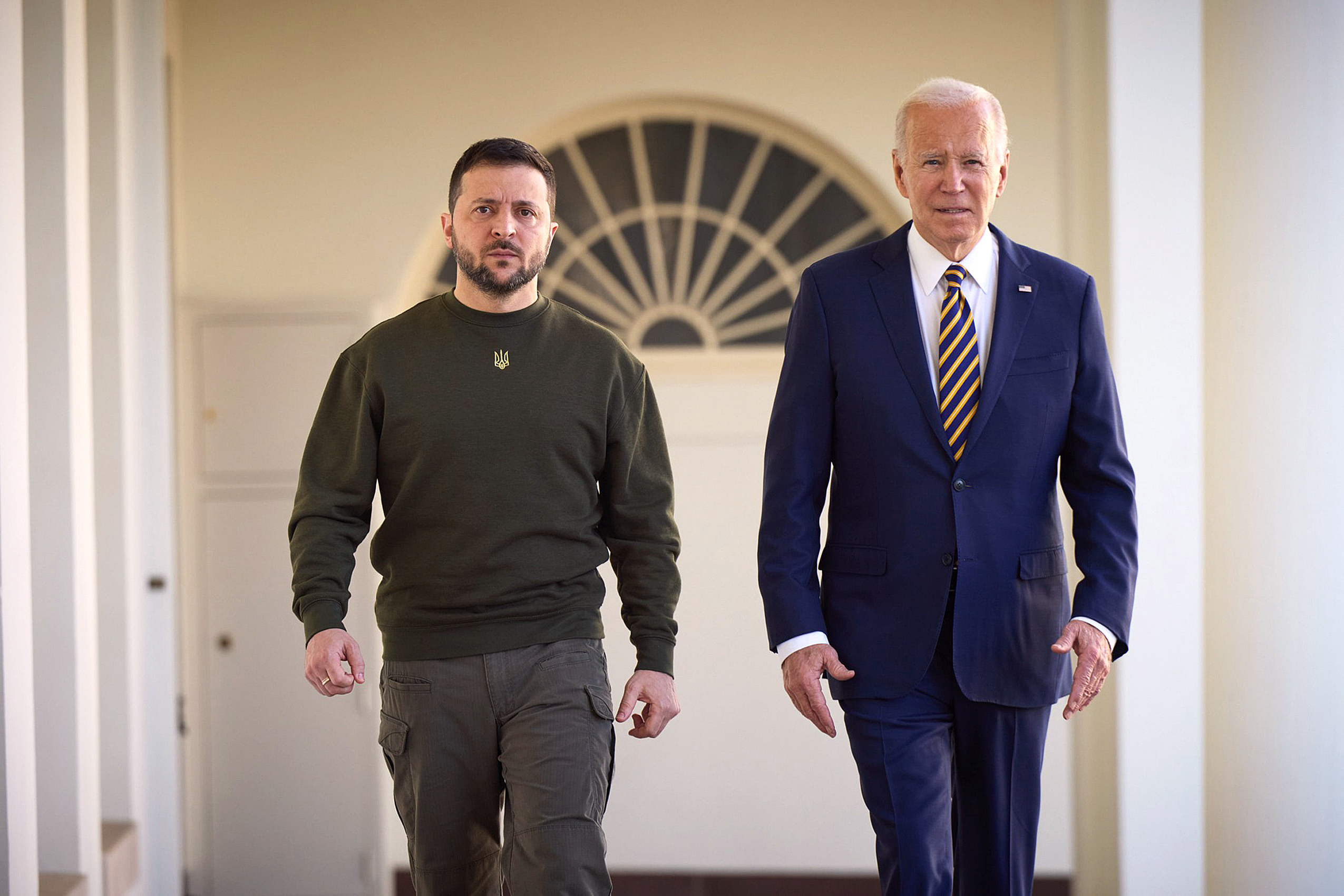 December 21, 2022, Washington, District Of Columbia, USA: President of Ukraine VOLODYMYR ZELENSKY, left, walks along the colonnade with US President JOE BIDEN at the White House in a historic visit to Washington. It's his first foreign trip since Russia invaded his country in February. Zelensky says he's in the US to 'thank the American people.' (Credit Image: Global Look Press/Keystone Press Agency)