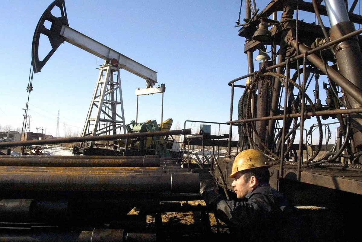 Європі доведеться розплачуватися за стелю цін на російську нафту – Global Times