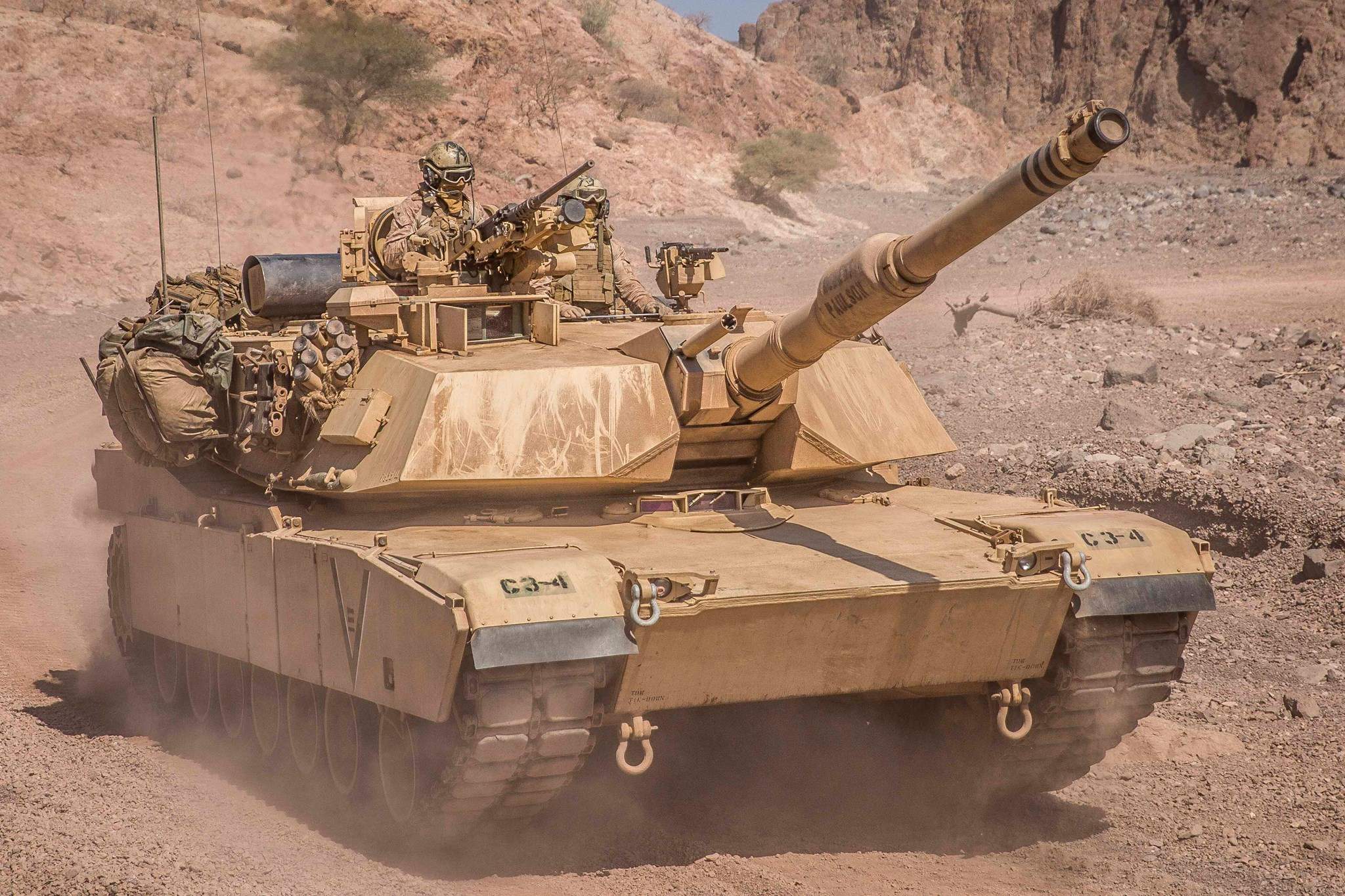Байден продовжує виключати можливість постачання танків Abrams в Україну