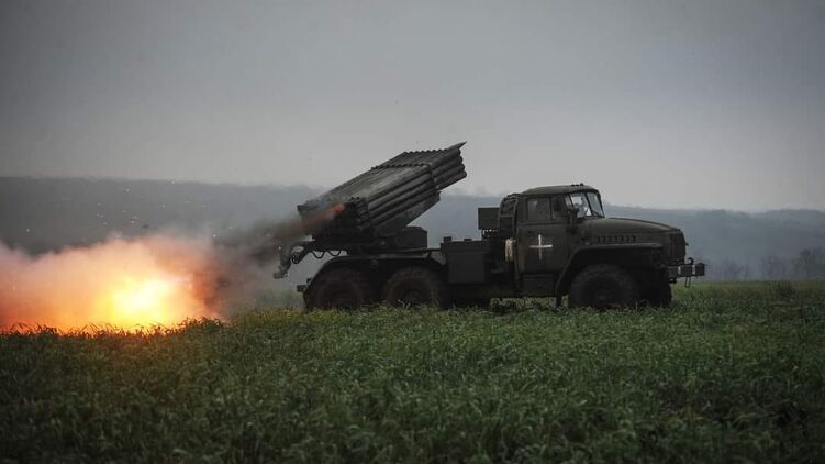 Ворог намагається атакувати на Донбасі та просуватися в напрямку Соледара. Нове зведення Генштабу ЗСУ
