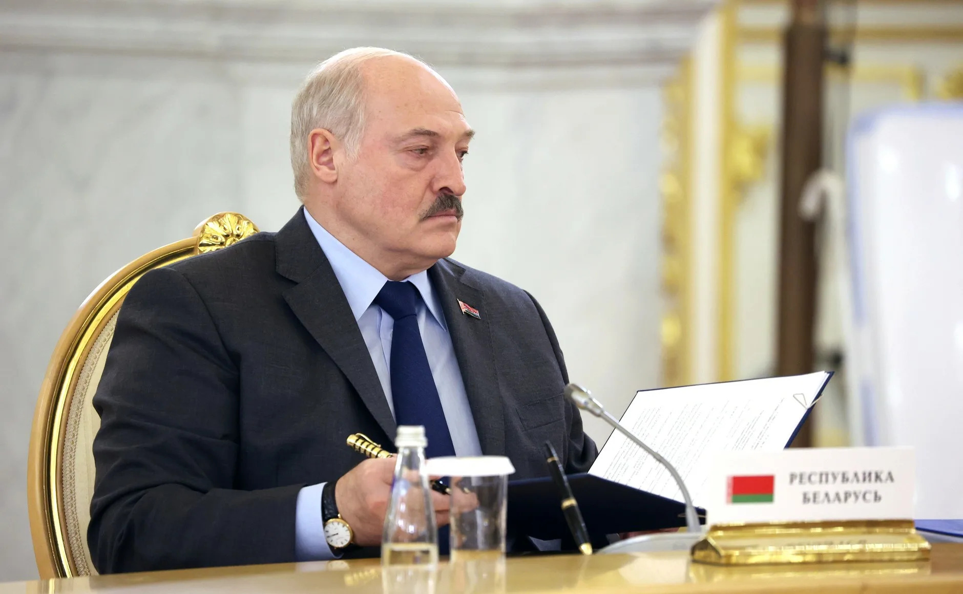 Лукашенко заявив, що йому запропонували укласти пакт про ненапад з Україною