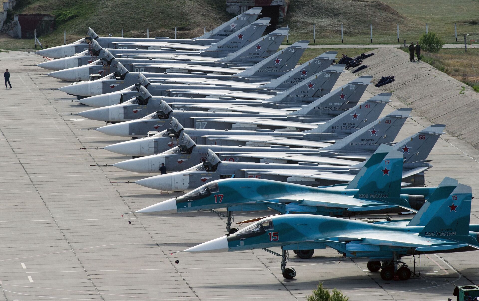 Російські літаки збираються біля кордонів України перед великим наступом