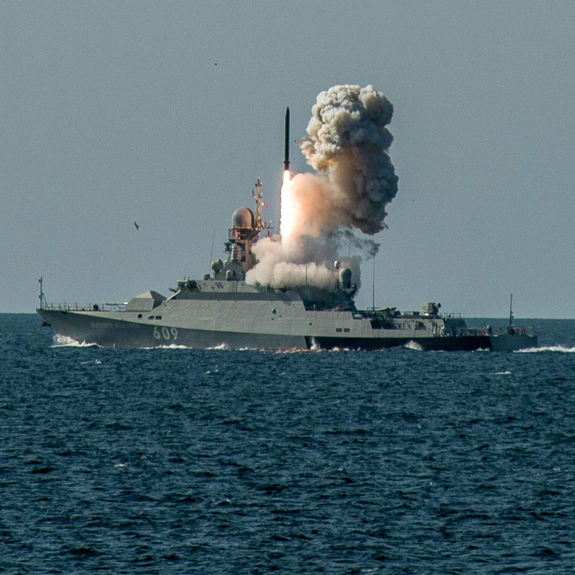 Російські війська вивели “Калібри” в чорне море