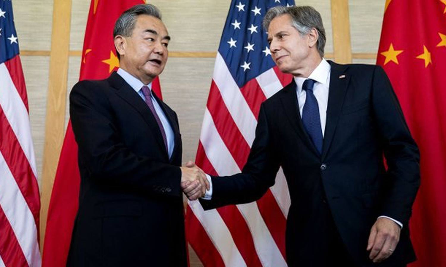 Зустріч Блінкена з Ван І показала, наскільки важко США і Китаю буде знайти компроміс – Bloomberg