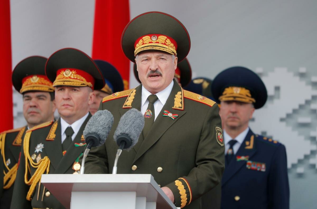 Лукашенко назвав умову для вступу армії Білорусі у війну