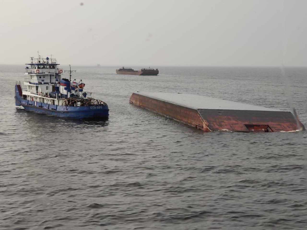 В Адміністрації морських портів спростували затоплення баржі із зерном у порту Рені