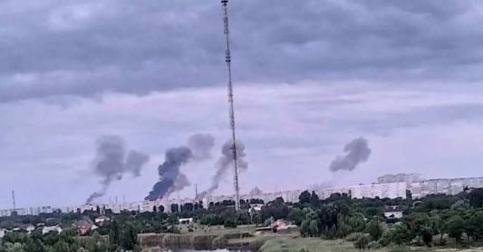 Росія випустила по нафтопереробному заводу в Кременчуці ракети Х-22 – Повітряні сили ЗСУ