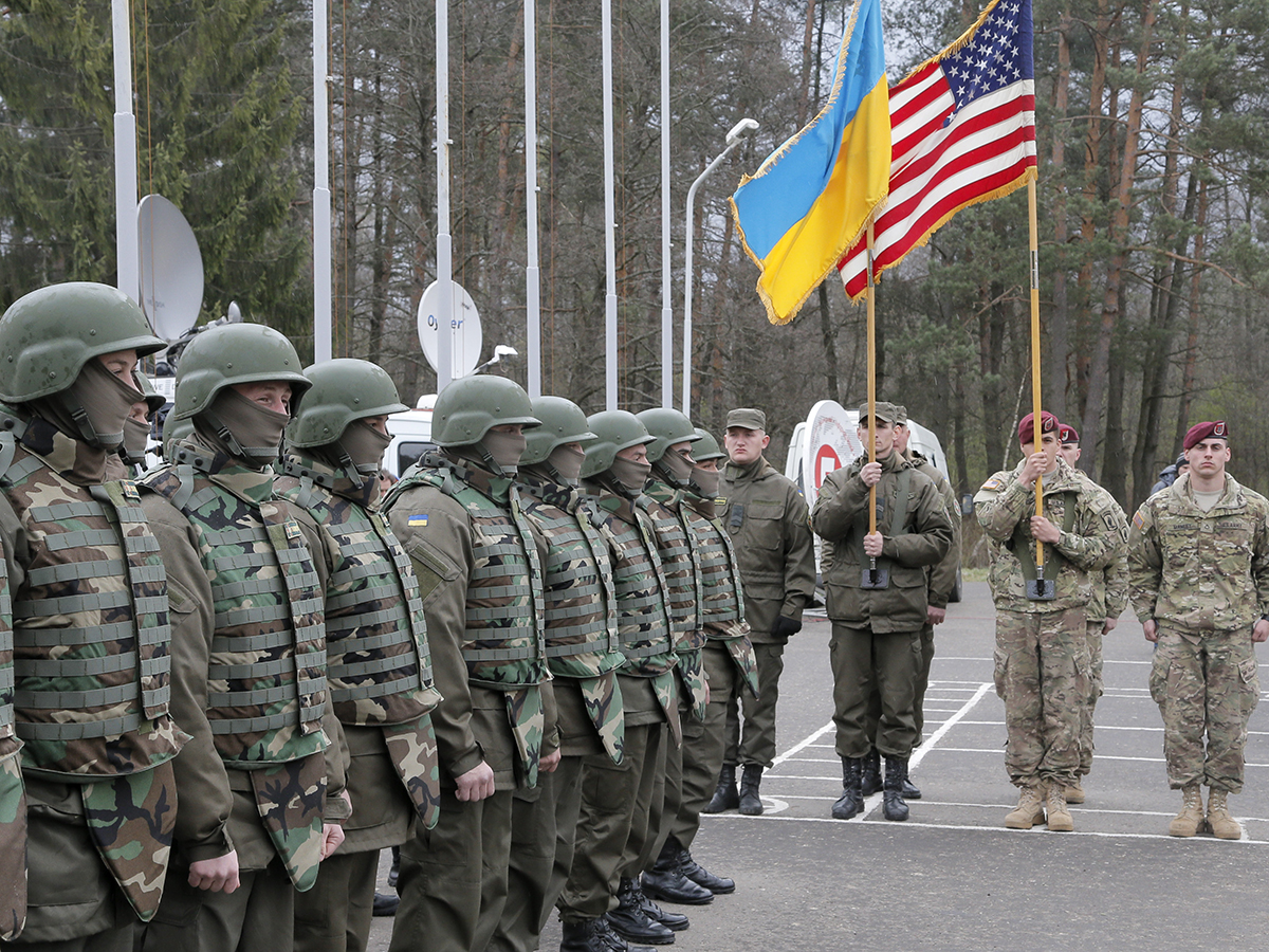 Верховна Рада розглядає закон, що дозволяє введення військ НАТО на Україну