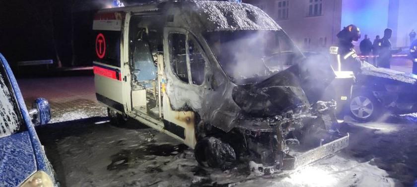 У польському Радлові підпалили приготовані до відправлення в Україну машини “Швидкої допомоги”