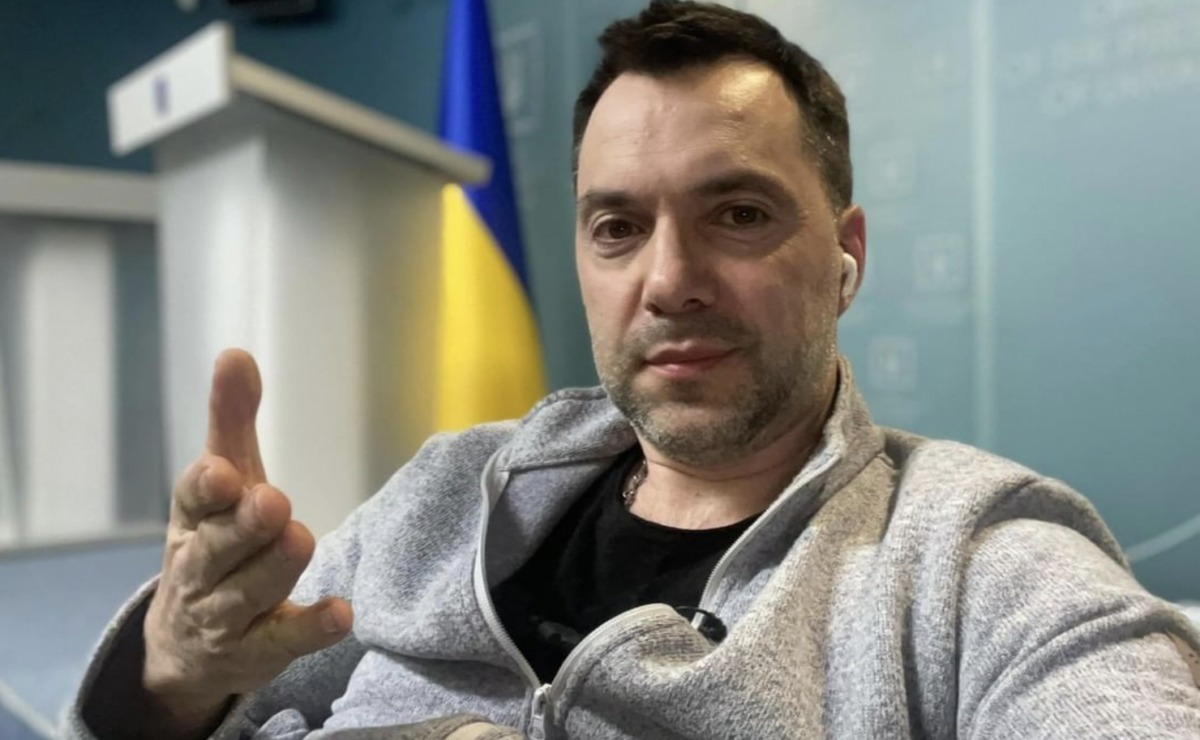 Арестович заявив, що розмовами про “два-три тижні” до закінчення війни свідомо заспокоював українців