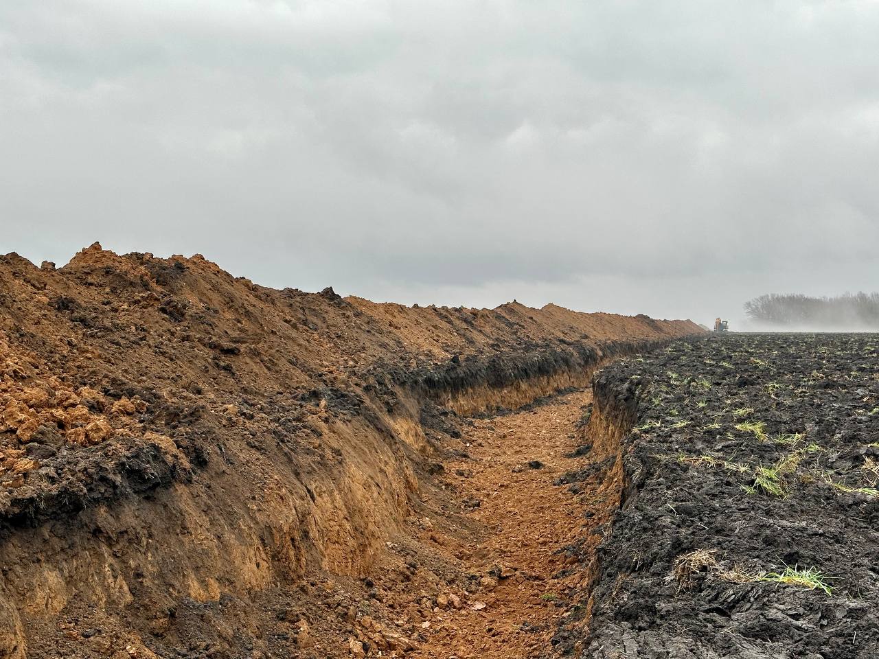 Росіяни вирили 70-кілометровий окоп у Запорізькій області