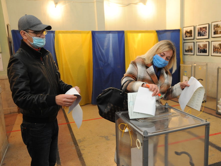 Осінні вибори в Україні не відбудуться, якщо війна не припиниться – Зеленський
