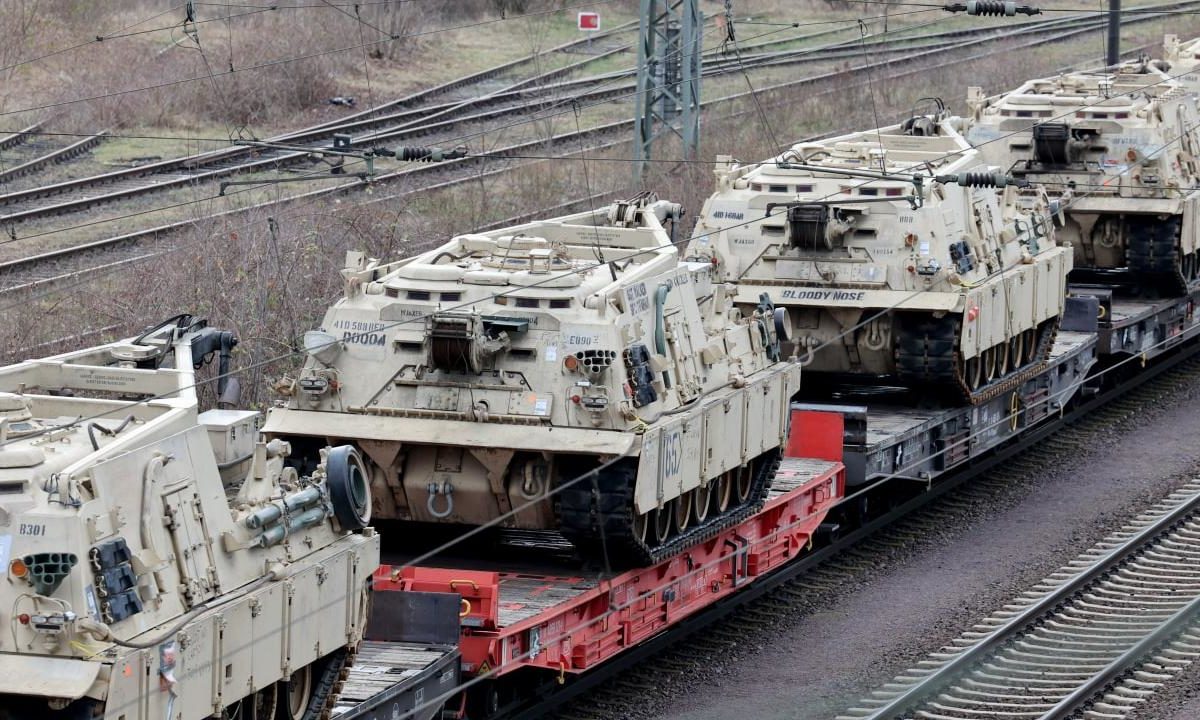 НАТО направляє на Україну дефектну бронетехніку – Financial Times
