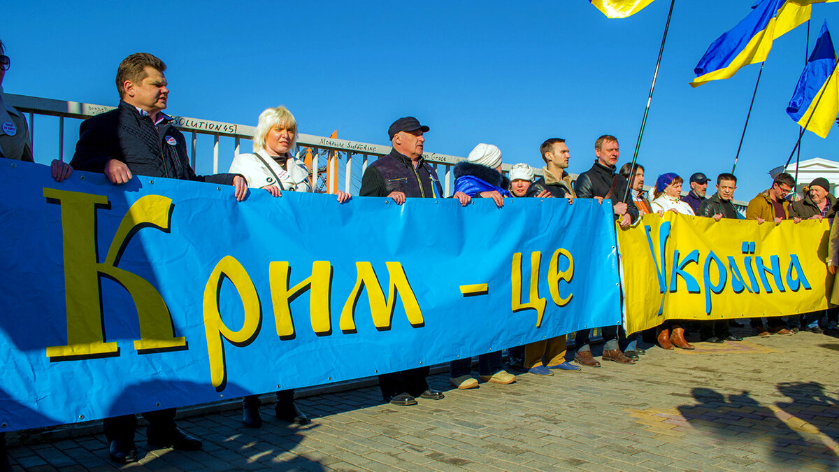 Захід кине Україну через спробу деокупації Криму – розвінчання міфу