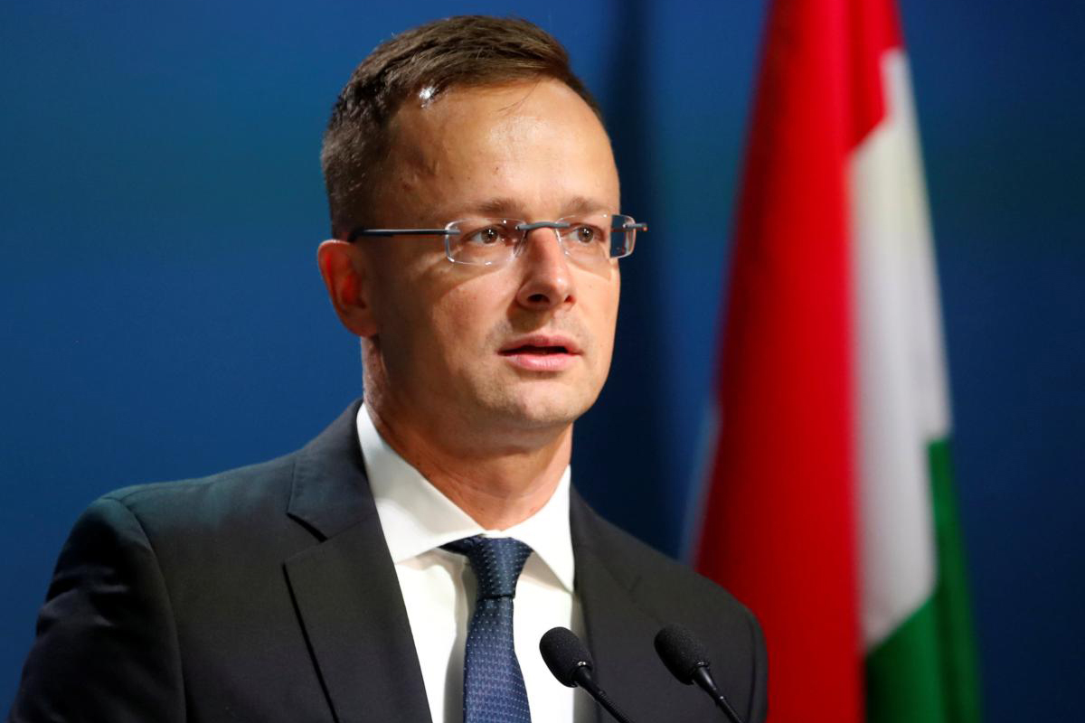 Міністр закордонних справ Угорщини вирушив із незапланованими візитом до Китаю