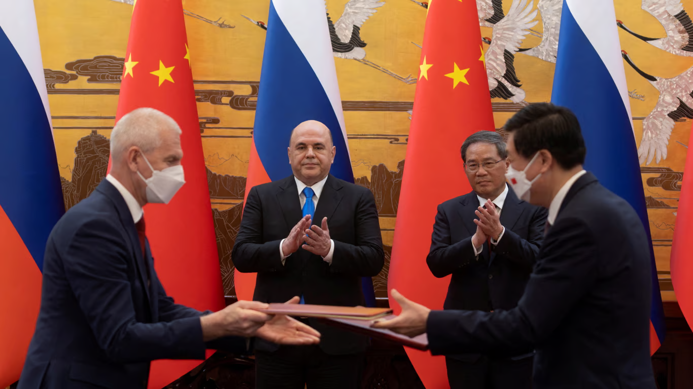 Китай продовжує економічне співробітництво з Росією