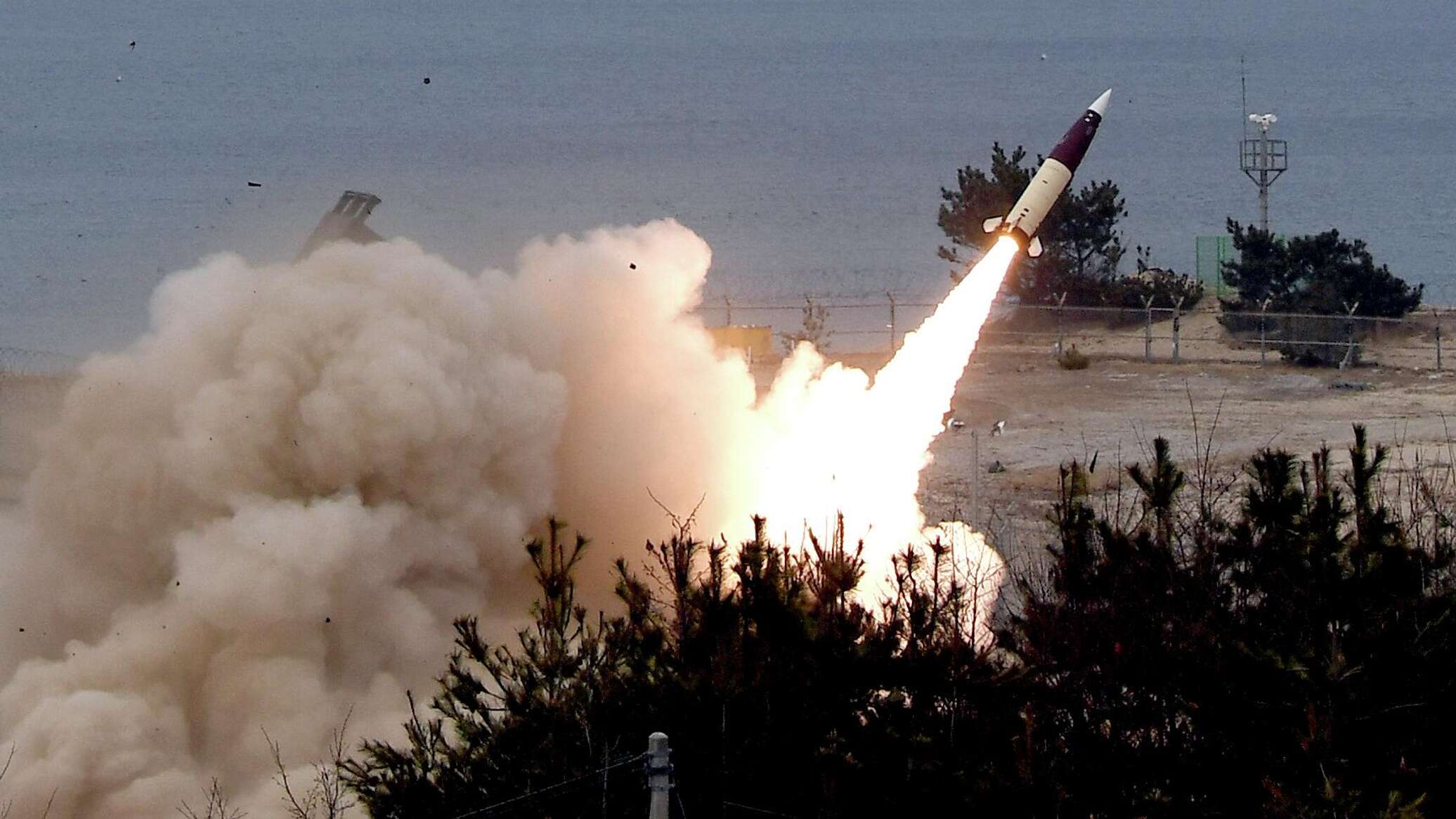 Чи зможе Україна отримати далекобійні ракети ATACMS 