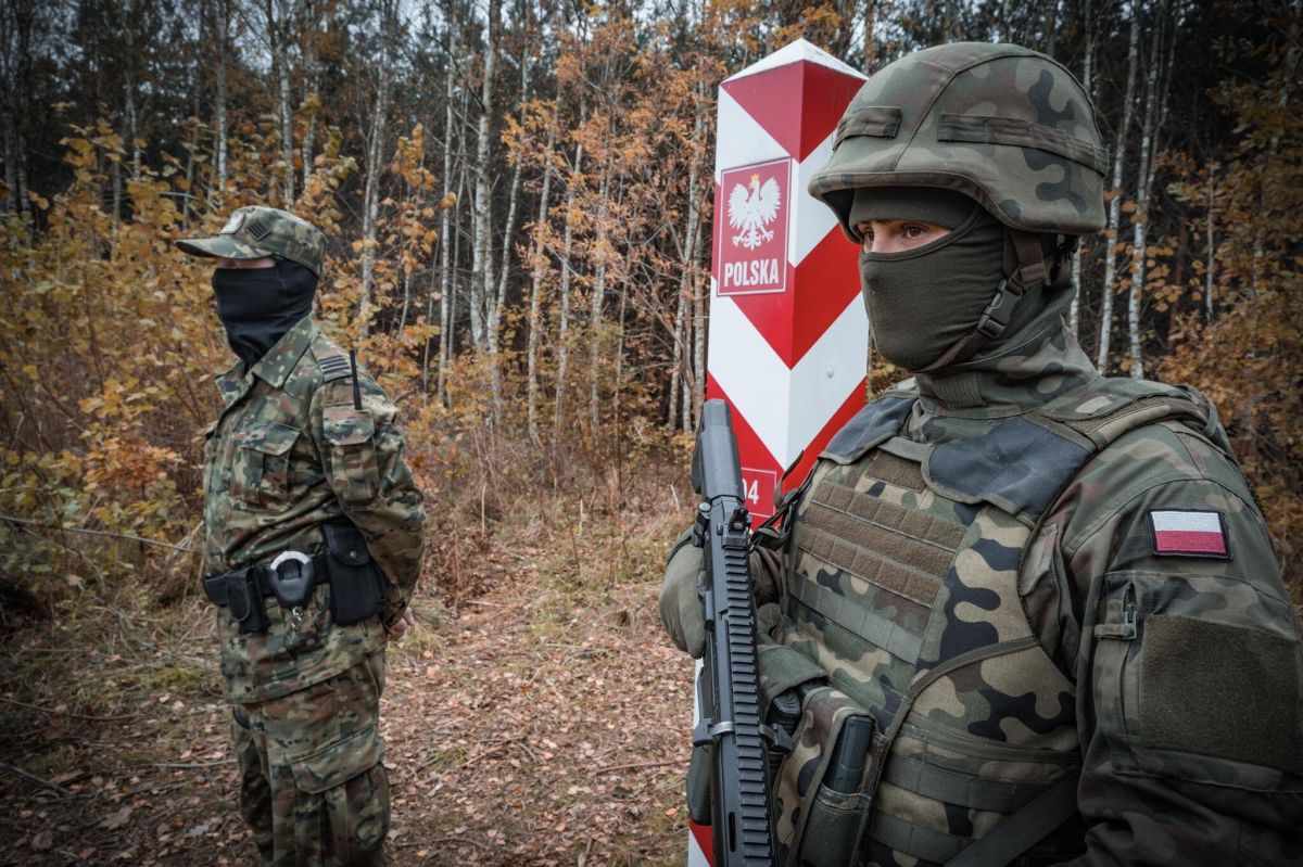 Польща направила ще 500 правоохоронців для охорони кордону з Білоруссю