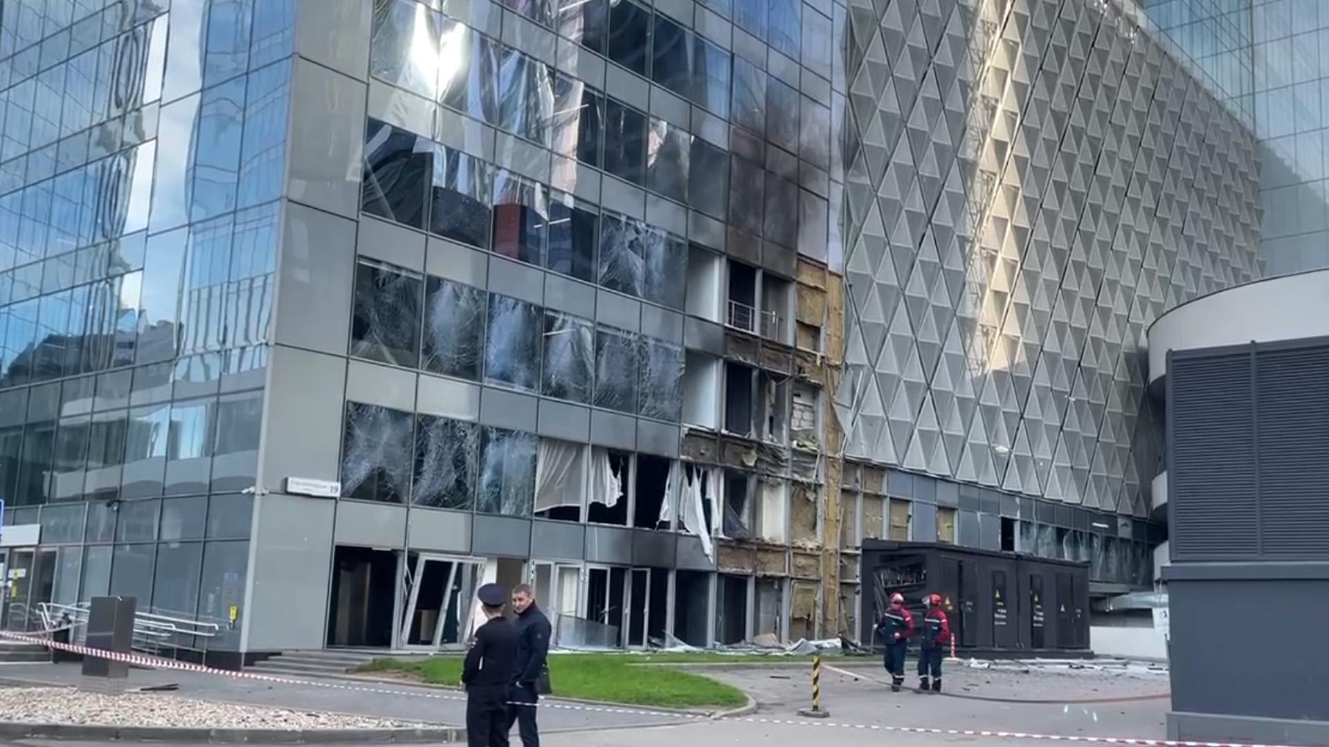 Атака безпілотників на Москву і Крим: ошкоджено приміщення в одній із висоток