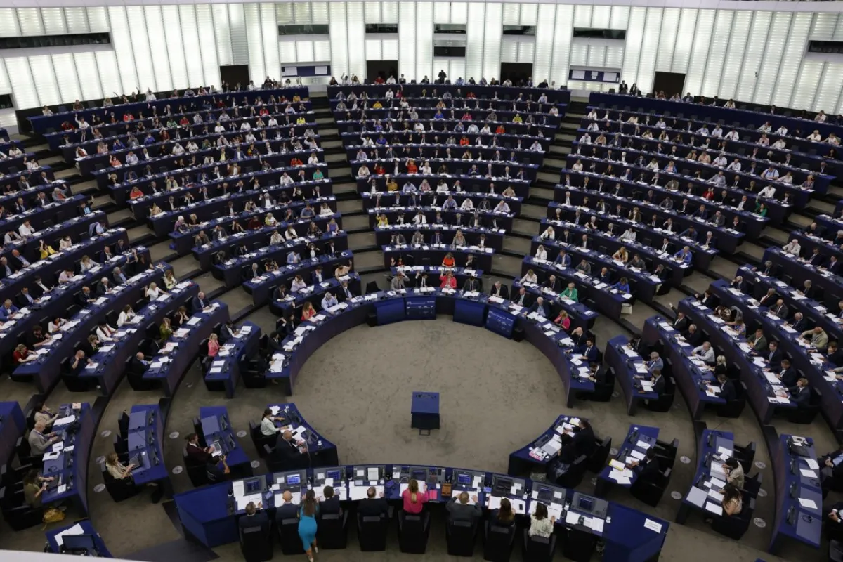 Депутати ЄС закликають прискорити надання Україні бойових винищувачів