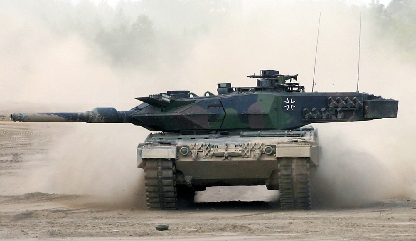 Влада Німеччини гальмує відправлення військової допомоги Україні: зі 110 обіцяних танків поставлено 10