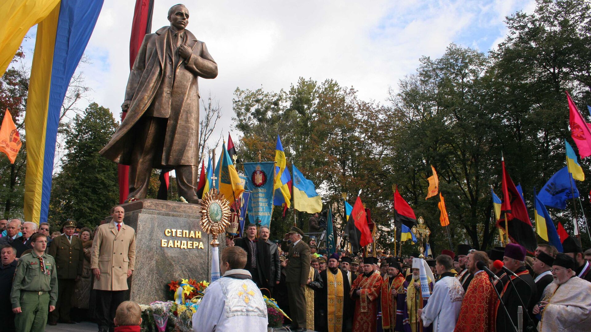 “Місто Лева”: ідеологічний центр України, чи польська периферія