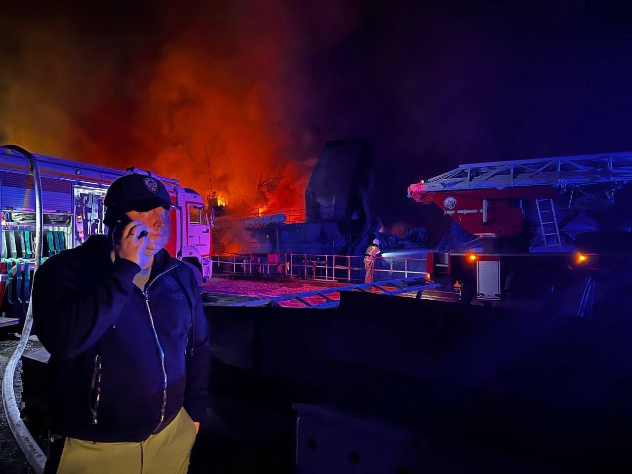Сильні вибухи в окупованому Севастоплі: фото і відео ракетних ударів