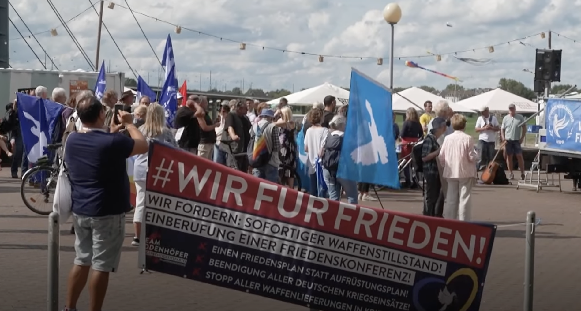 У Німеччині пройшли протести проти НАТО та постачання зброї в Україну