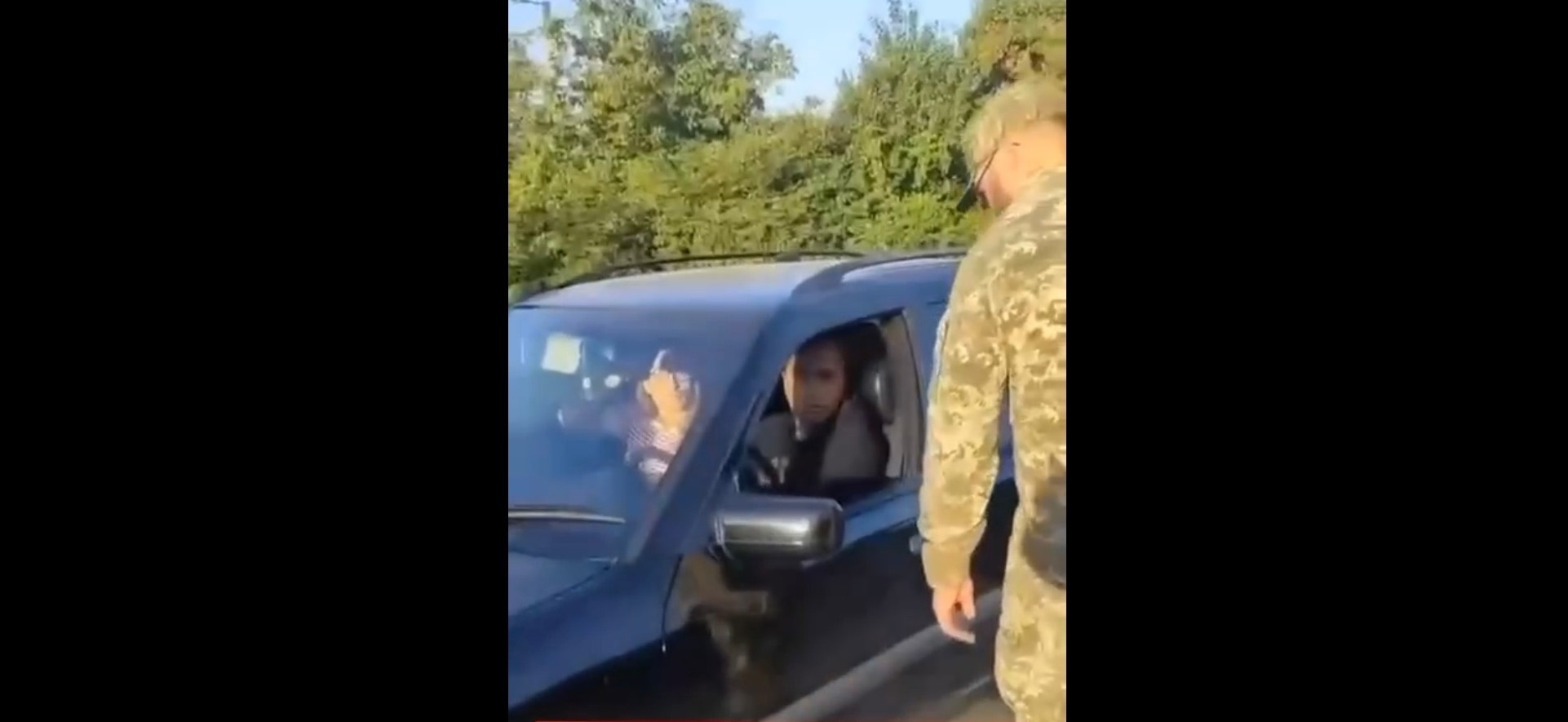 З’явилося відео суперечки пенсіонера із солдатами в Запоріжжі