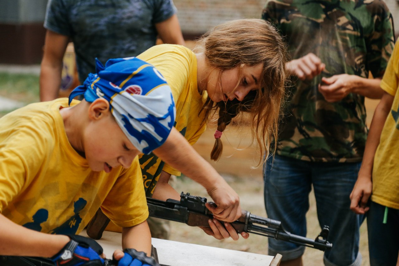 Маленькі українці перебувають у страшній небезпеці, але не тільки через Росію
