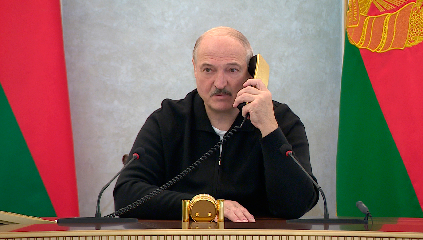 Лукашенко заявив, що Білорусь не буде приєднуватися до Росії