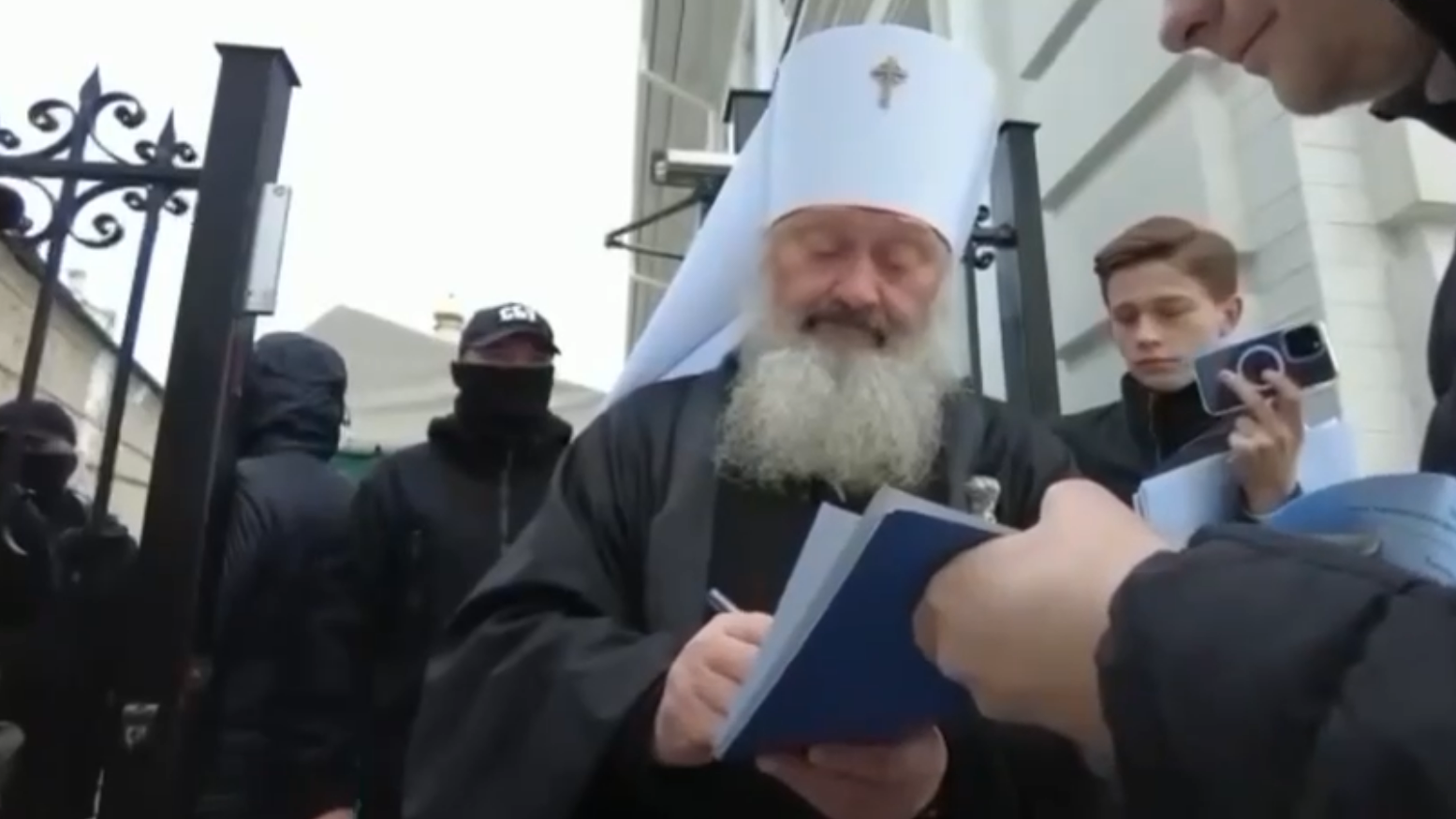 Наміснику Києво-Печерської Лаври митрополиту Павлу вручили підозру від СБУ