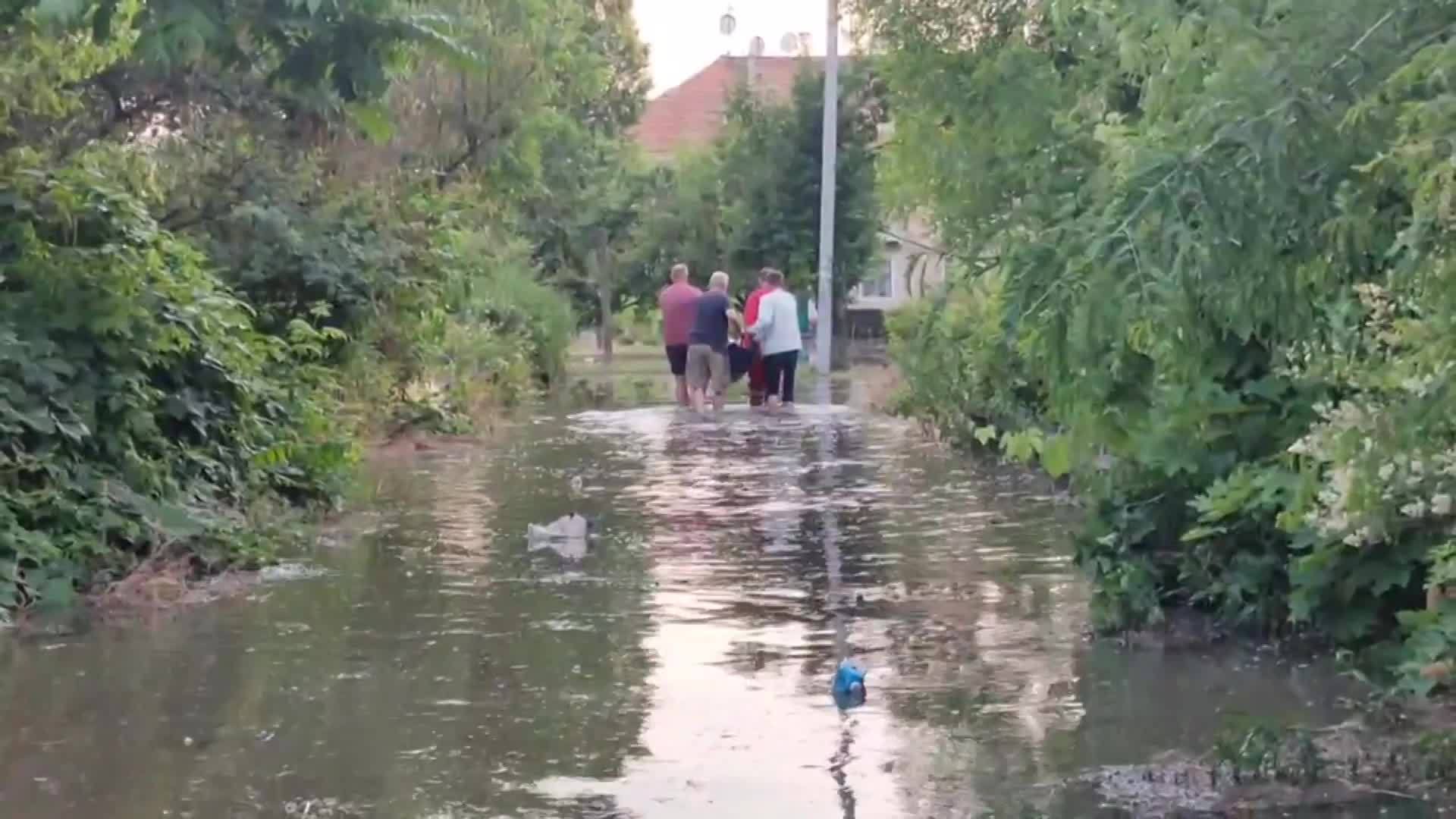 Мер Нової Каховки повідомив, що вода в місто більше не прибуває