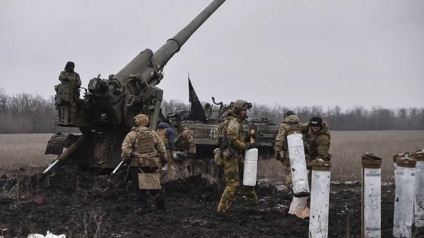 Загарбники готуються до прориву в деяких містах – військовий експерт