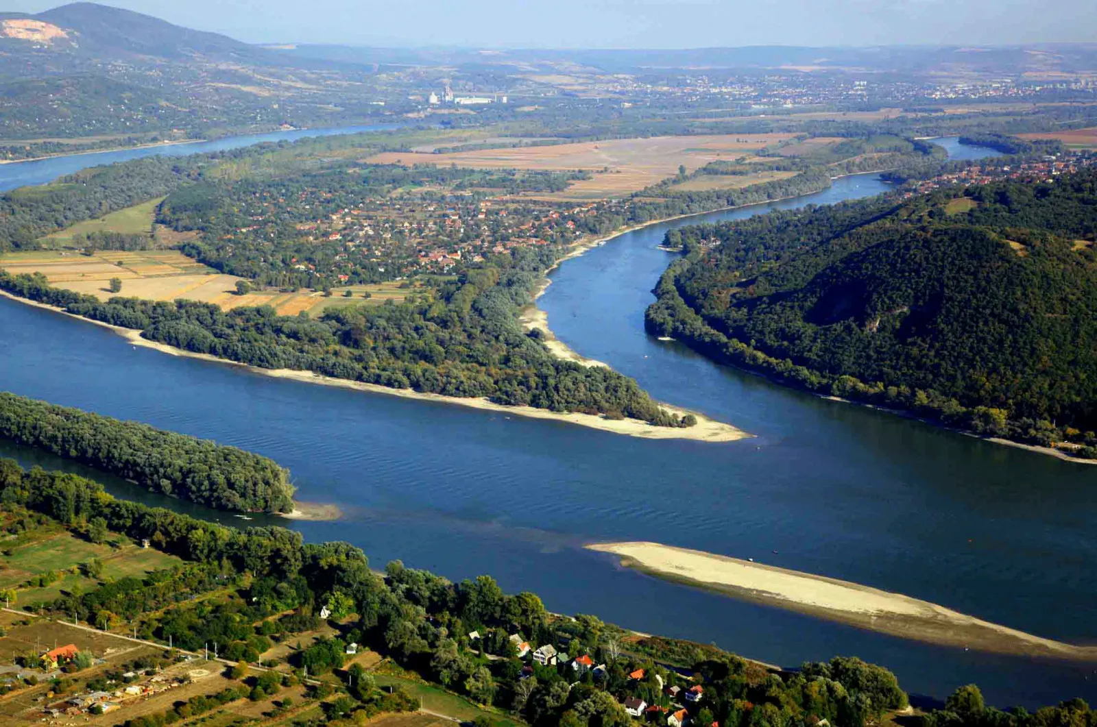 Україна планує будівництво річкового порту на річці Тиса біля Чопа