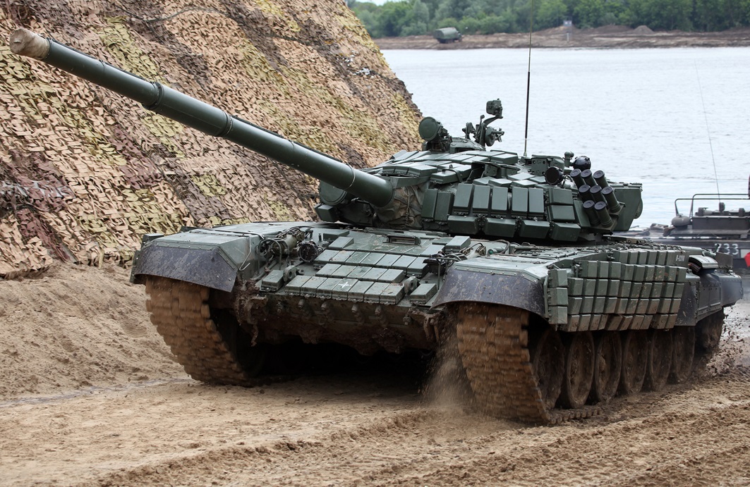 Росіяни модернізували танки Т-72 для захисту від українських FPV-дронів