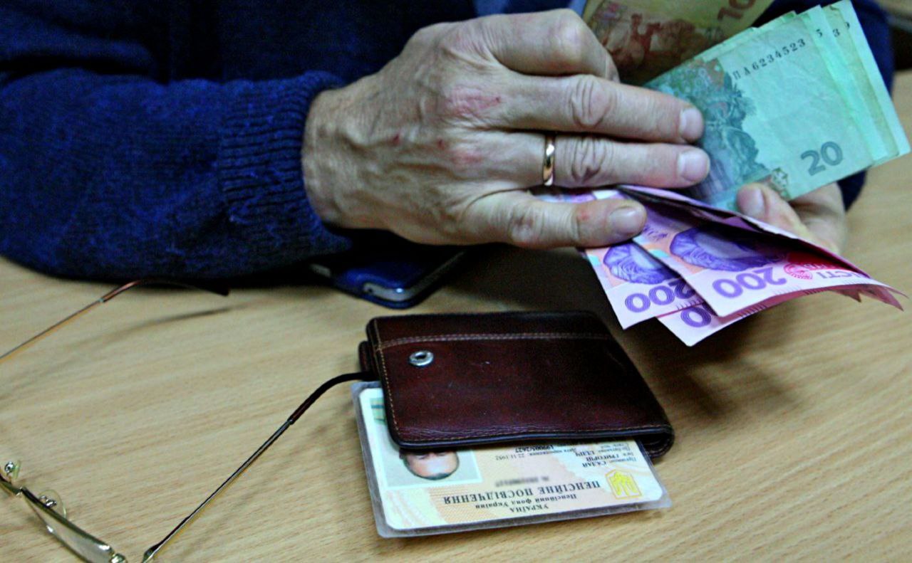 Допомога від США в розмірі 61 млрд доларів: Конгрес заборонив використовувати частину коштів на виплату пенсій в Україні