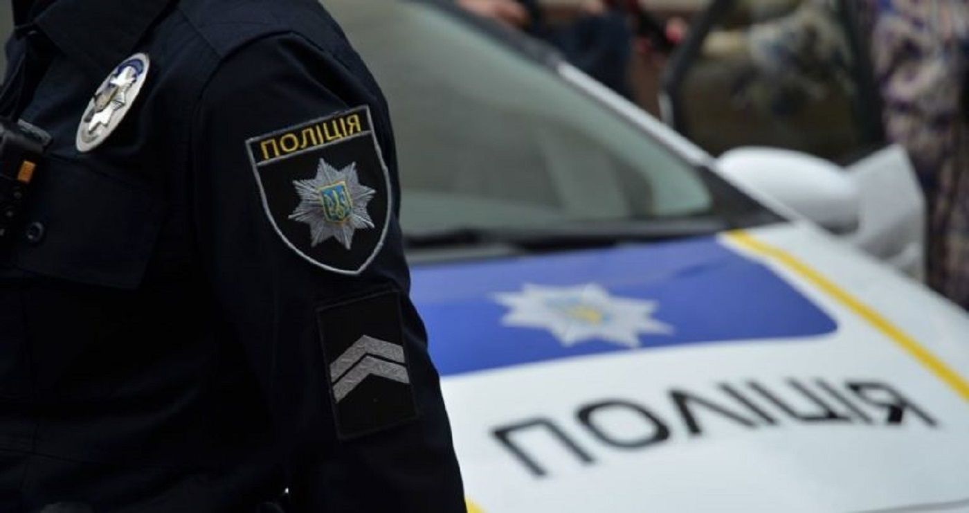 У Львові поліція жорстко затримала дівчину, яка їхала велосипедом по тротуару
