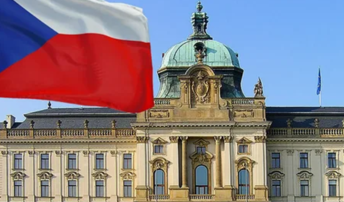 Влада Чехії вирішила змінити правила перебування в країні для українських біженців