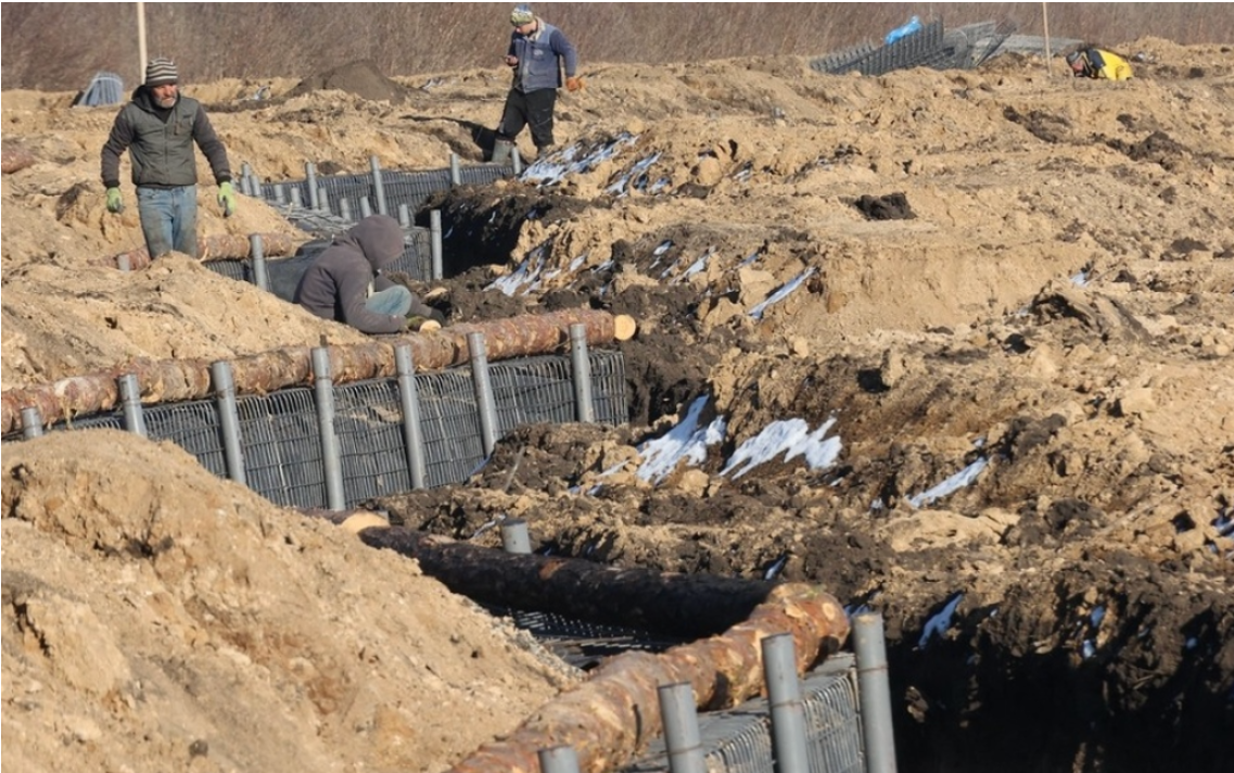 Волонтер Сапронов запідозрив крадіжки під час будівництва оборонних споруд у Харківській області