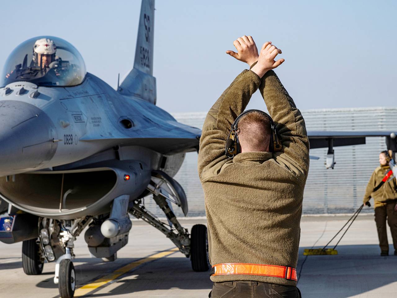 Українські військові завершили навчання з обслуговування F-16 в Нідерландах