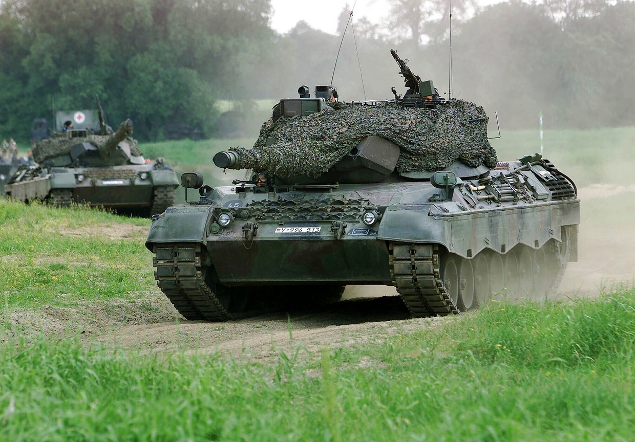 Іспанія готує новий пакет допомоги Україні: туди увійдуть артснаряди і танки Leopard 2