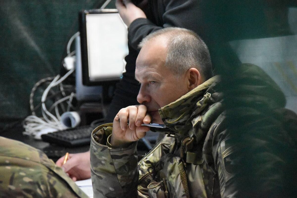 Сирський заявив про ризик виходу росіян у тил ЗСУ на Харківському напрямку