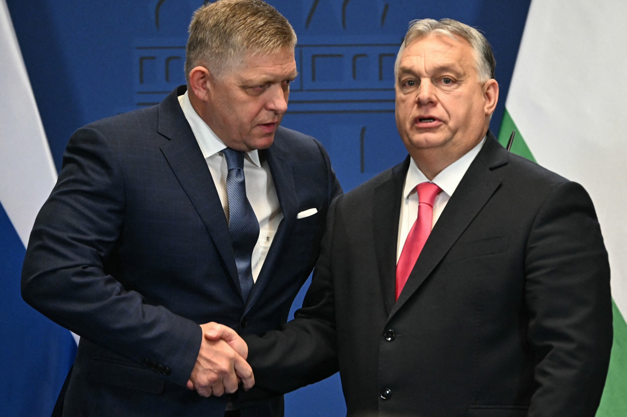 Замах на Фіцо скоїв “прихильник війни” в Україні – Орбан
